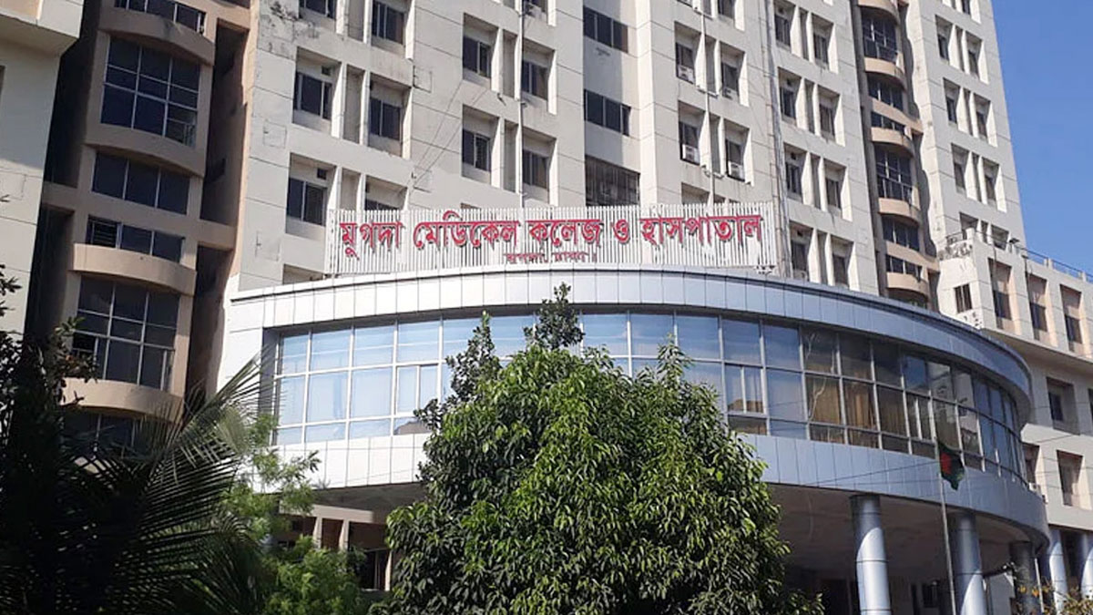 ডেঙ্গু আক্রান্ত শিশুকে ভর্তি নিয়ে হাতাহাতি