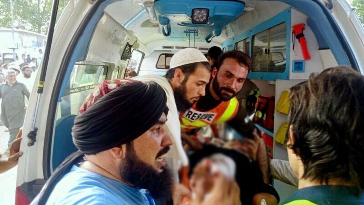 পাকিস্তানে রাজনৈতিক সমাবেশে বোমা হামলা, নিহত ৪০