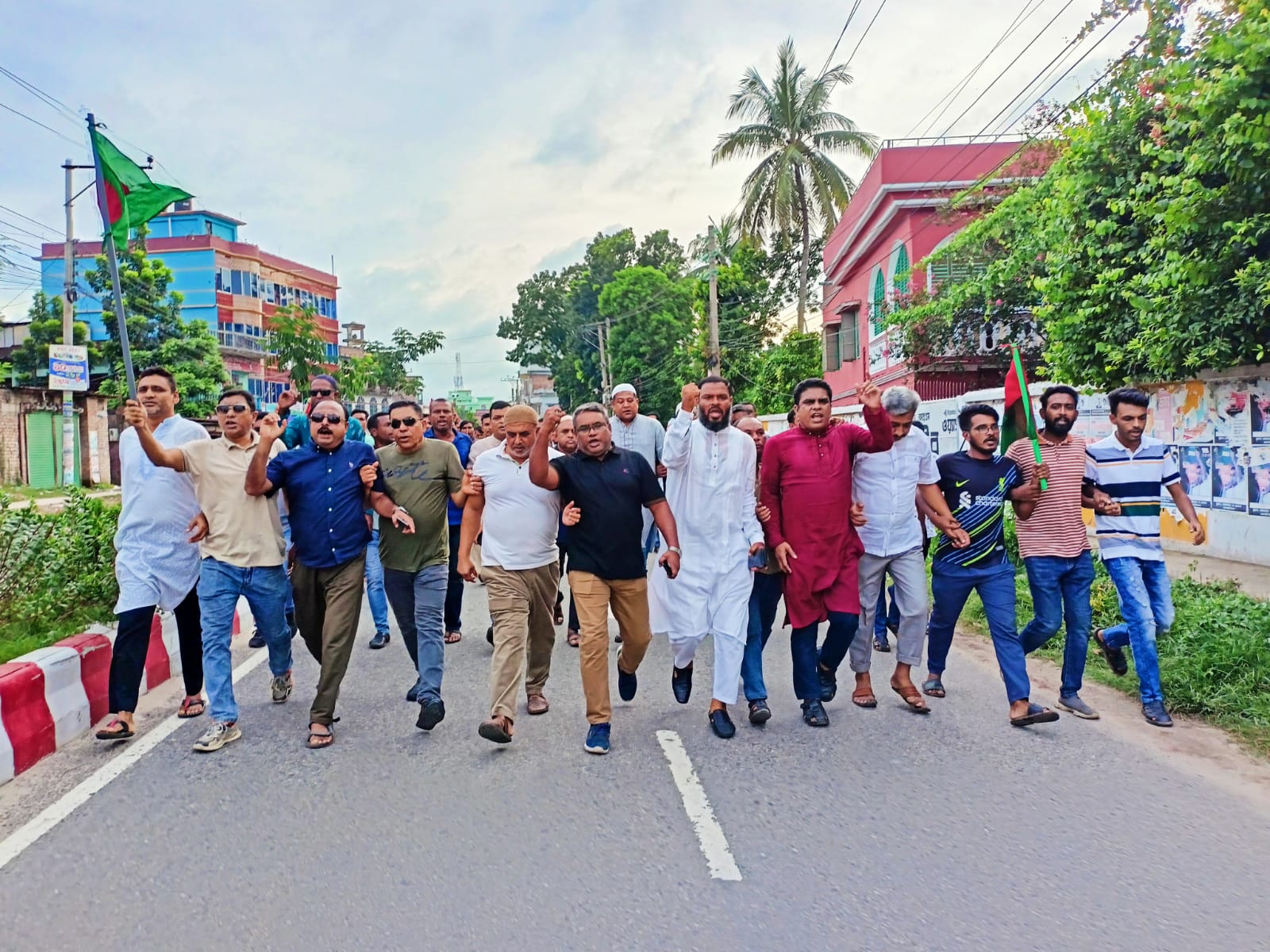 তারেক রহমান ও তার স্ত্রী’র কারাদন্ডের প্রতিবাদে নাটোরে বিক্ষোভ