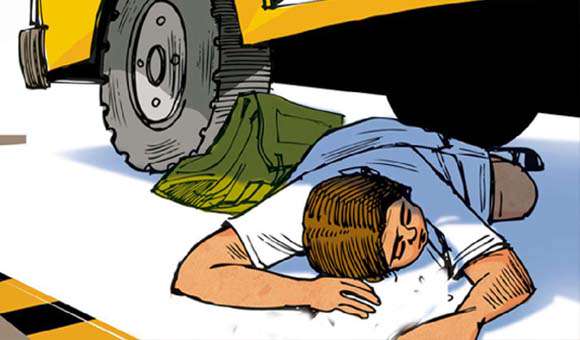 সাতক্ষীরায় বাসের চাকায় পিষ্ট হয়ে মটর সাইকেল চালক নিহত