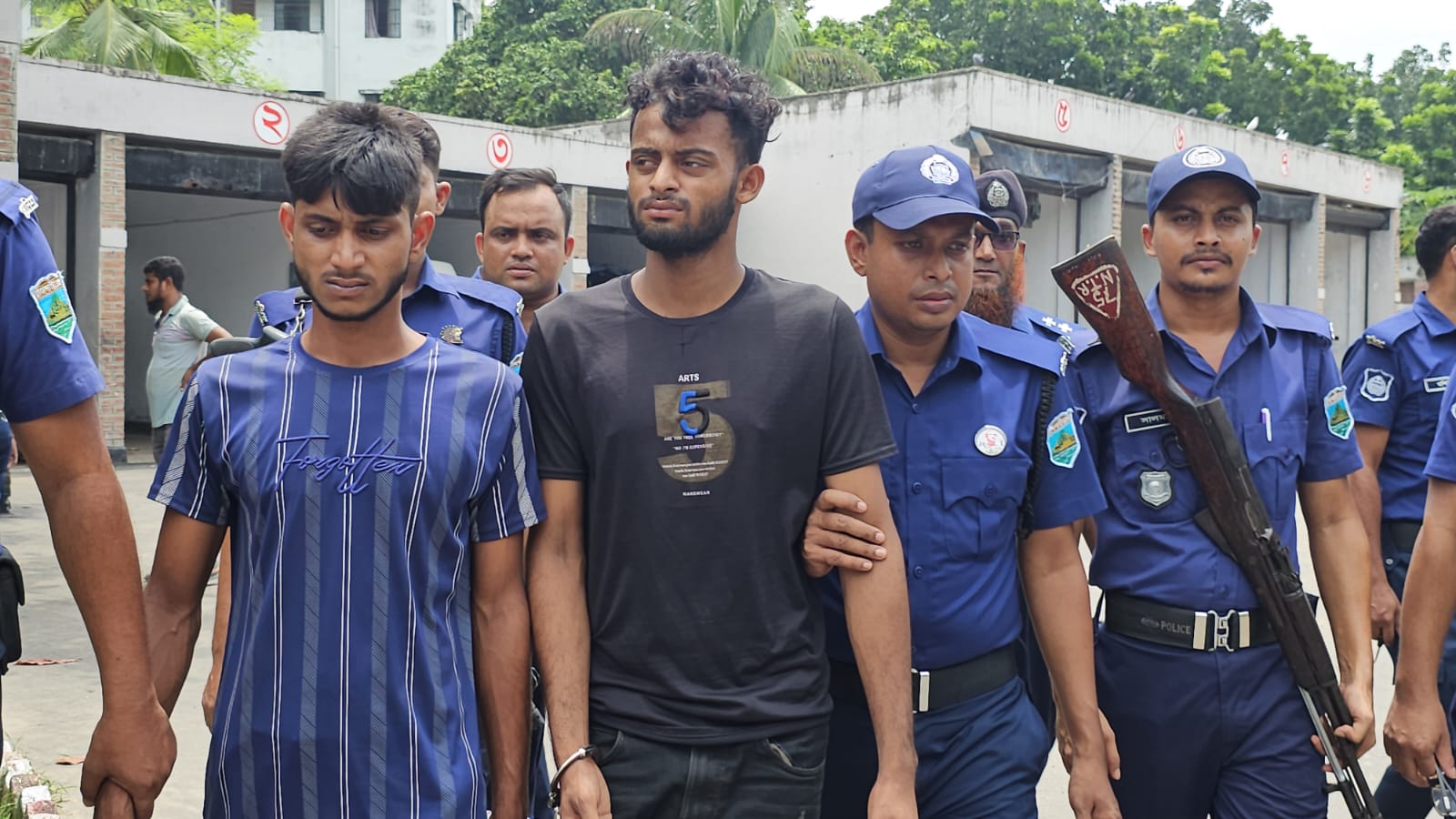 নাটোর ৪ কোটি টাকার হেরোইনসহ ২ জন গ্রেফতার