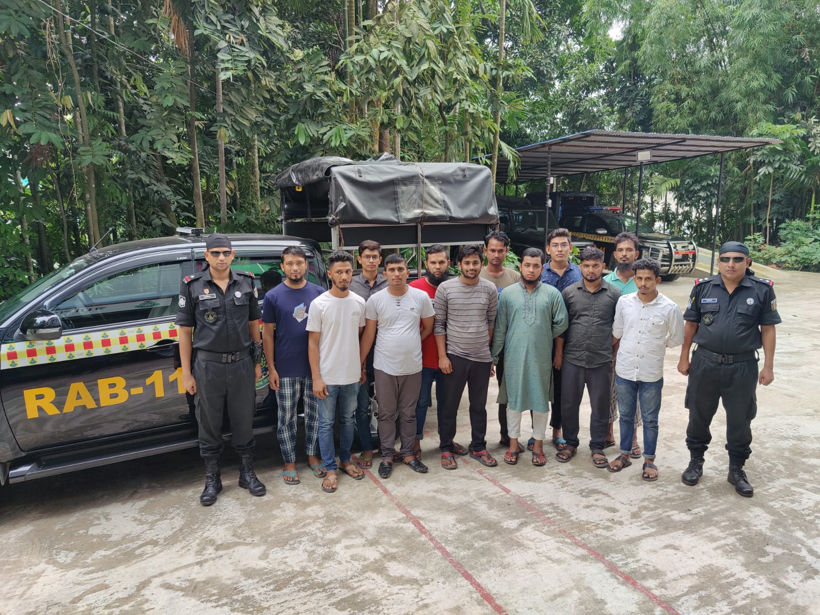 নোয়াখালীতে ৬০টি পাসপোর্টসহ ১৭ দালাল গ্রেফতার