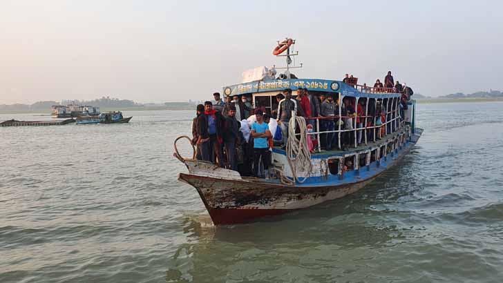 ঢাকাসহ ৯ অঞ্চলের নদীবন্দরে সতর্কতা সংকেত