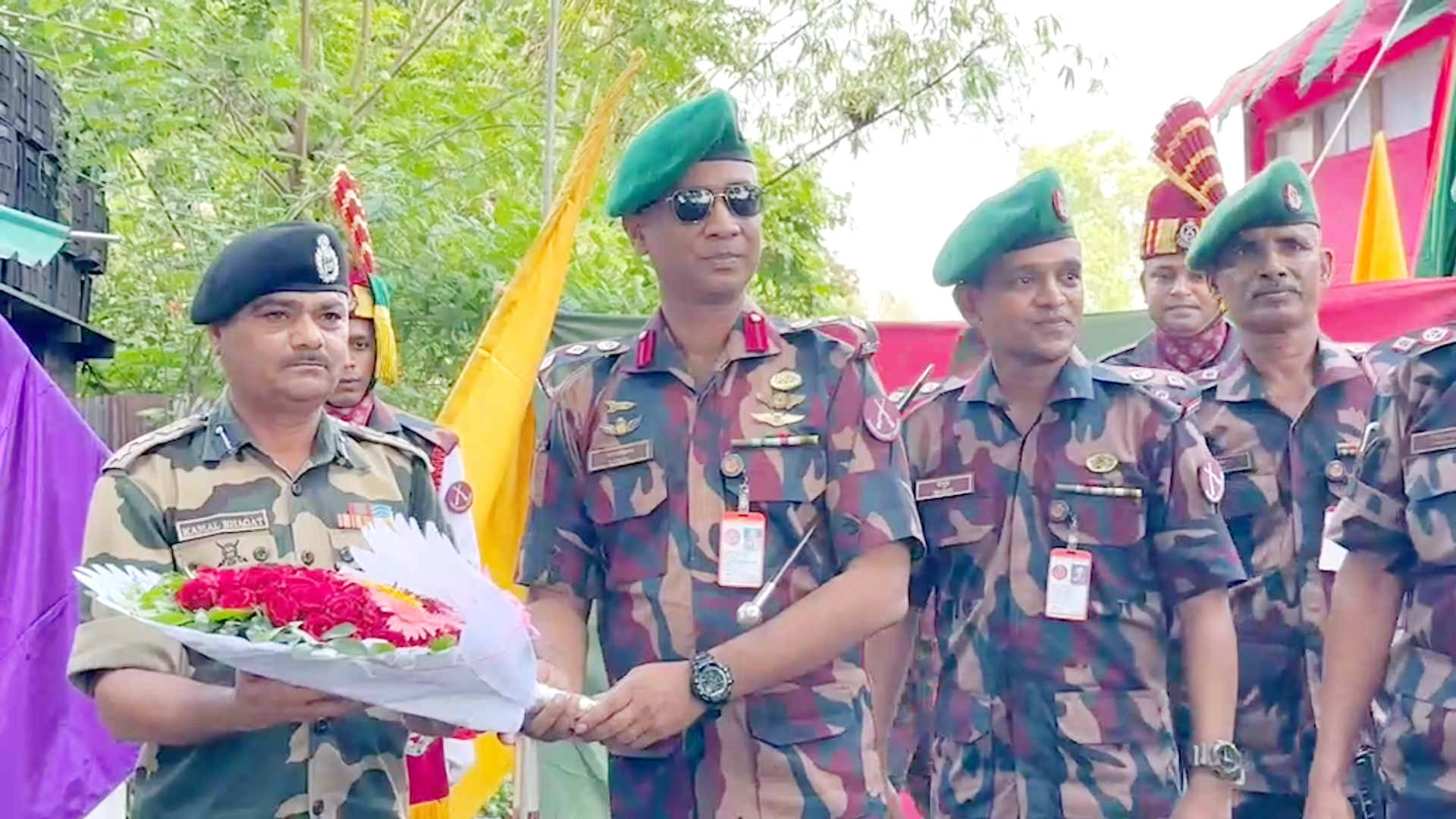 হিলি সীমান্তে বিজিবি ও বিএসএফ’র বৈঠক অনুষ্ঠিত