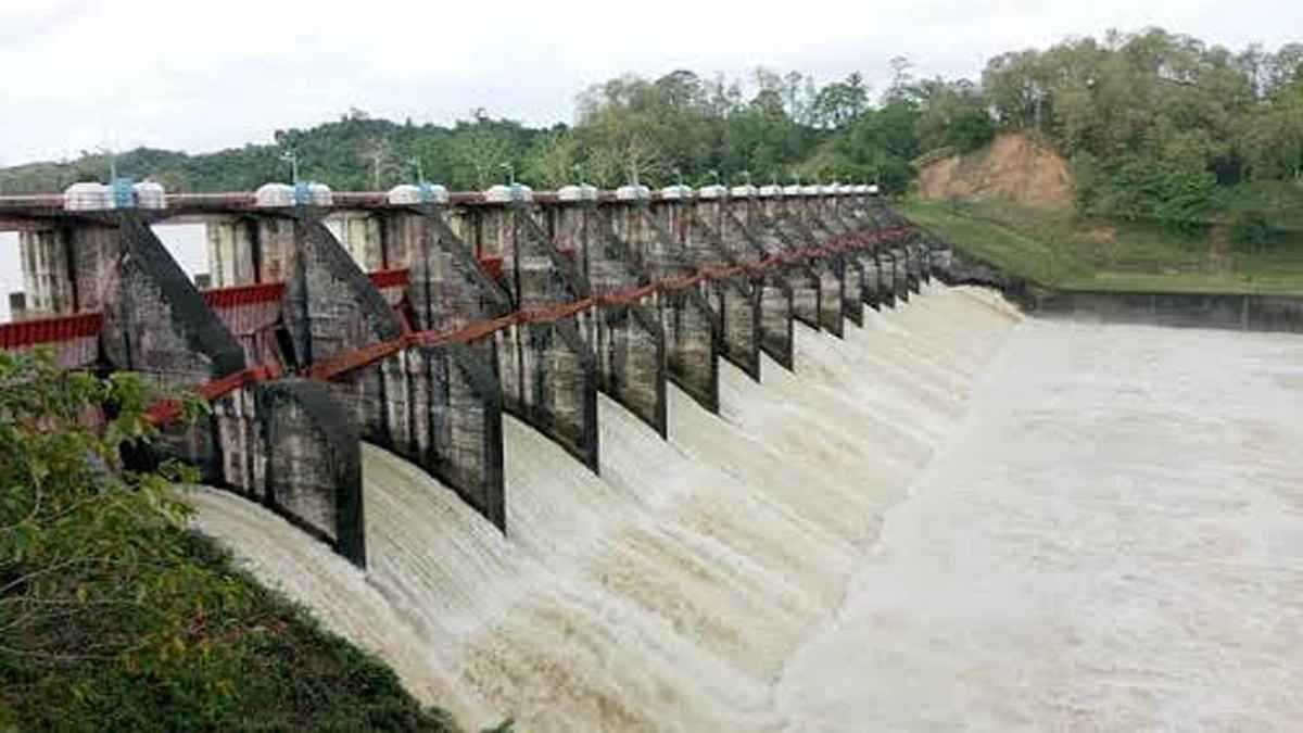 ৬ ইঞ্চি খুলে দেওয়া হলো কাপ্তাই বাঁধের ১৬টি জলকপাট