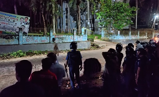 আবারও সংঘর্ষে জড়িয়েছে চবি ছাত্রলীগের দুই গ্রুপ