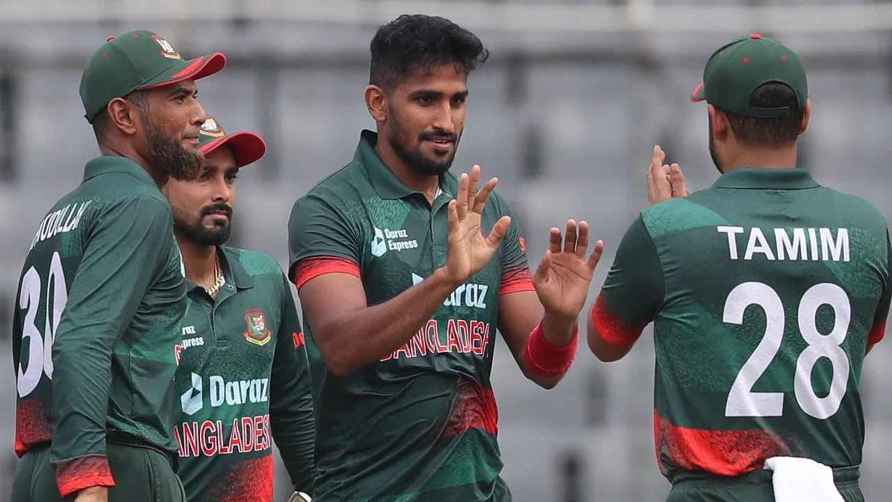 বাংলাদেশকে ২৫৫ রানের চ্যালেঞ্জিং লক্ষ্য দিলো কিউইরা