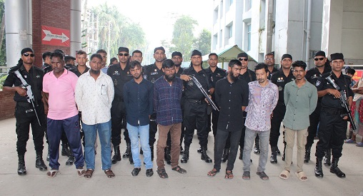ময়মনসিংহ মেডিকেল থেকে ৭ দালাল আটক
