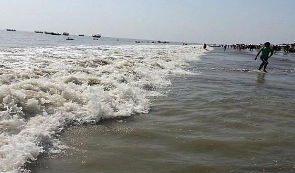 সমুদ্র সৈকতের শৈবাল পয়েন্ট গোসল করতে নেমে দুই স্কুল শিক্ষার্থীর মৃত্যু