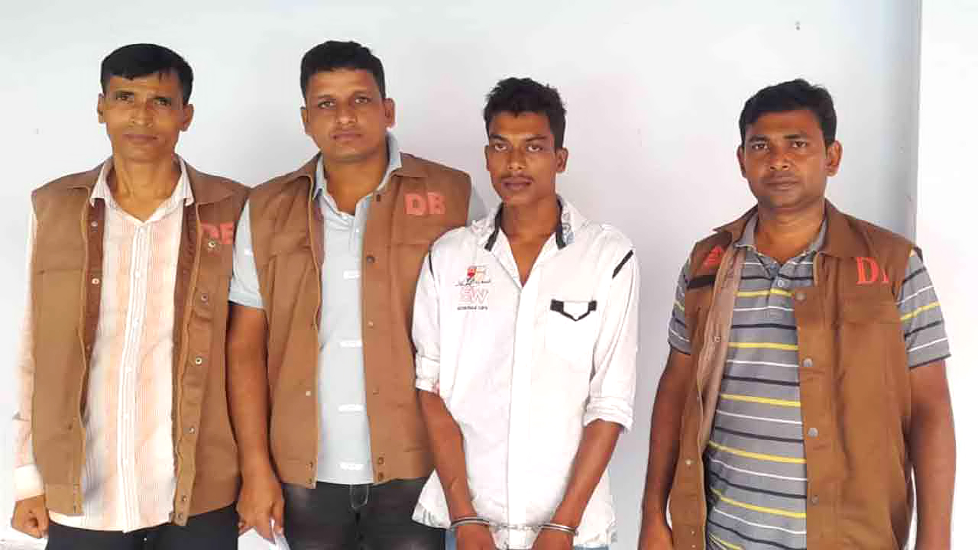 অটোরিকশা ছিনতাইয়ে জড়িত চারজন গ্রেপ্তার