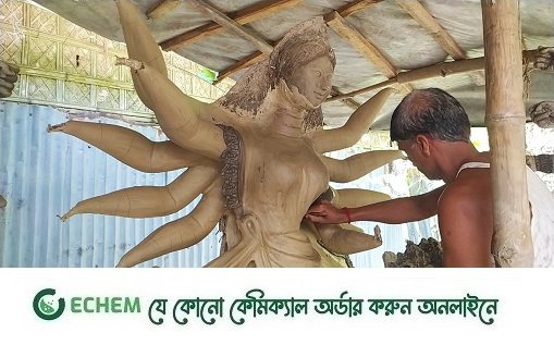 প্রতিমা তৈরিতে ব্যস্ত সময় পার করছেন কারিগররা