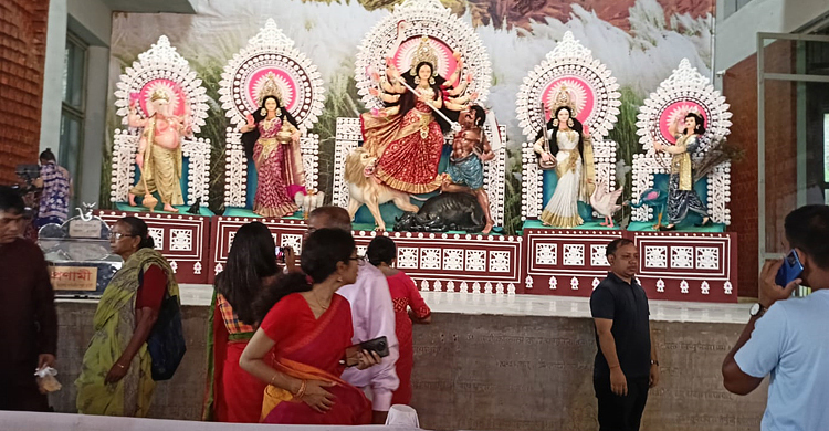 আজ শারদীয় দুর্গাপূজা শুরু