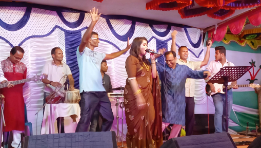 কোটালিপাড়া ছত্রকান্দায় টিভি চ্যানেল শিল্পিদের অংশ গ্রহনে মনোজ্ঞ সাংস্কৃতিক অনুষ্ঠান