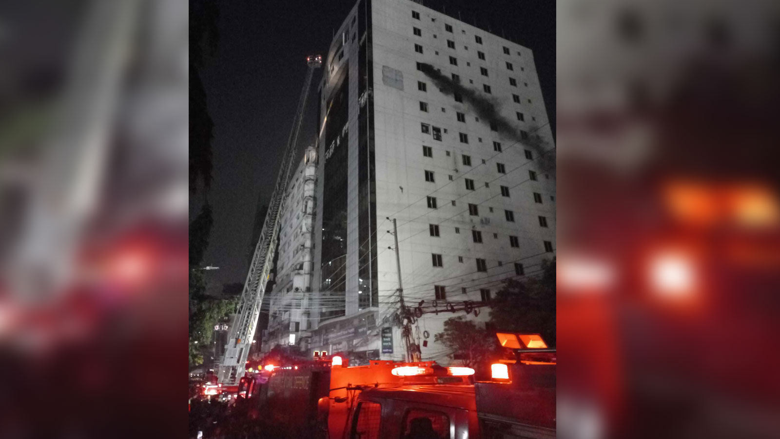 খাজা টাওয়ারে অগ্নিকাণ্ড: রাজধানীতে ইন্টারনেট সেবা ব্যাহত