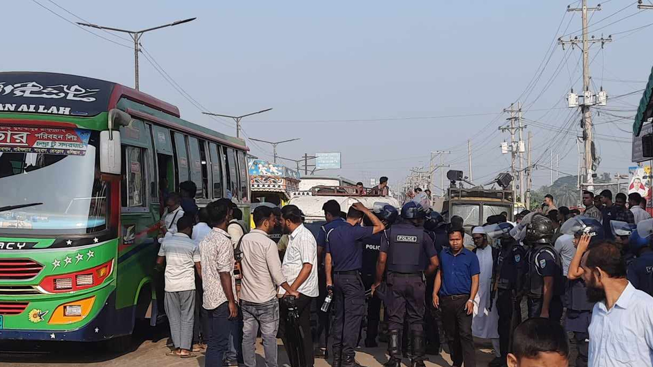 মহাসমাবেশকে কেন্দ্র করে ঢাকার প্রবেশ পথে পুলিশের তল্লাশি
