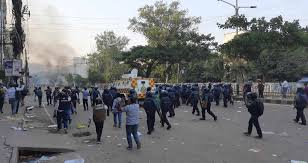 সংঘর্ষে আহত ৪১ পুলিশ হাসপাতালে