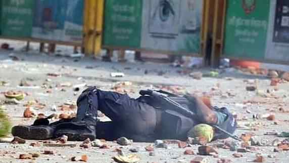 বিএনপির সঙ্গে সংঘর্ষে পুলিশ সদস্য নিহত