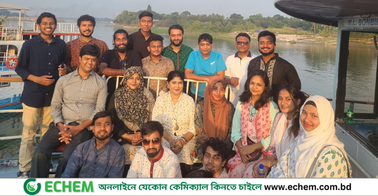 নৌ ভ্রমণে সময় জার্নাল পরিবার