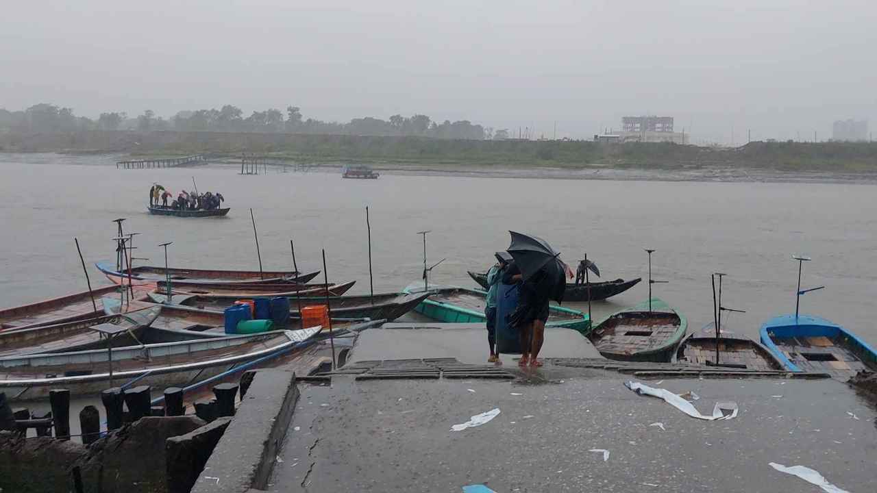 আঘাত হেনে দুর্বল হয়েছে ‘মিধিলি’, নামলো বিপৎসংকেত