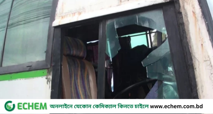 লক্ষ্মীপুরে অবরোধকারীদের বিক্ষোভ, বাস ভাঙচুর