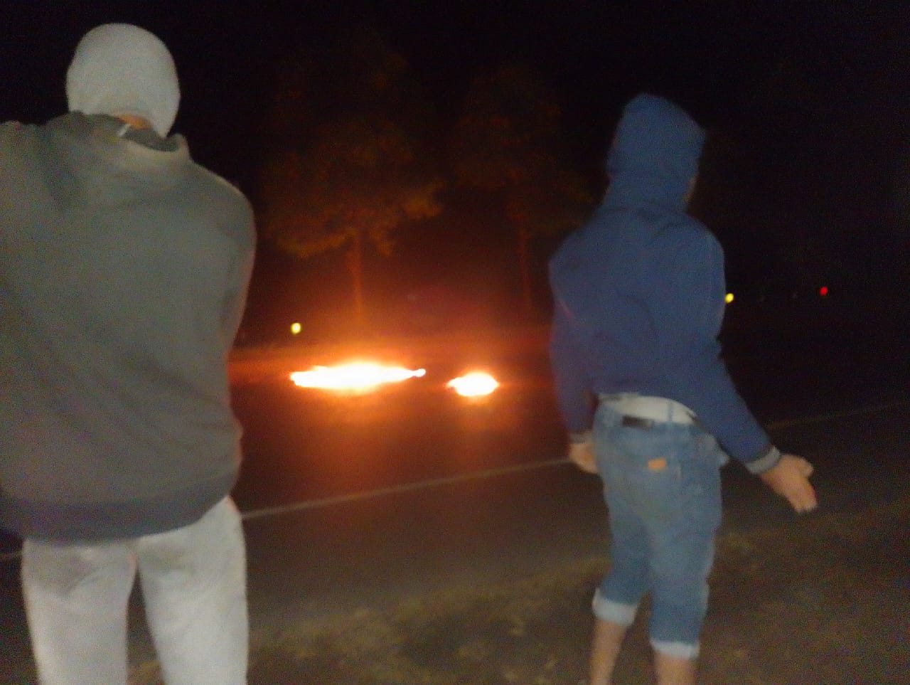 মিরসরাইয়ে অন্ধকারে মহাসড়কে চলন্ত বাস-ট্রাকে পেট্রোল বোমা নিক্ষেপ