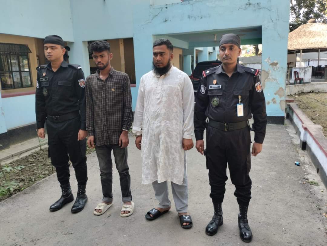 সাতক্ষীরায় ভারতীয় দম্পতি নিহতের ঘটনায় ট্রাক চালক ও হেলপার গ্রেপ্তার