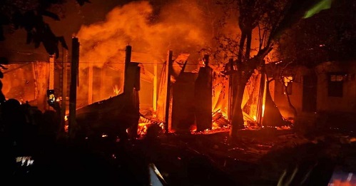লক্ষ্মীপুরে নেশার টাকা না পেয়ে ঘরে আগুন পুড়ে গেলো দুই শিশু, স্ত্রী দগ্ধ