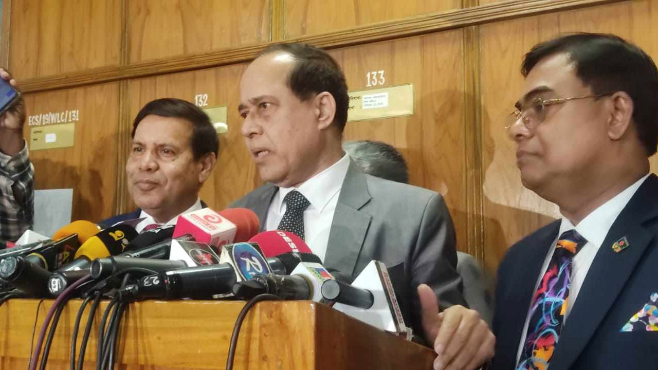নির্ধারিত সময়ে নির্বাচন করতে আমরা বাধ্য: সিইসি