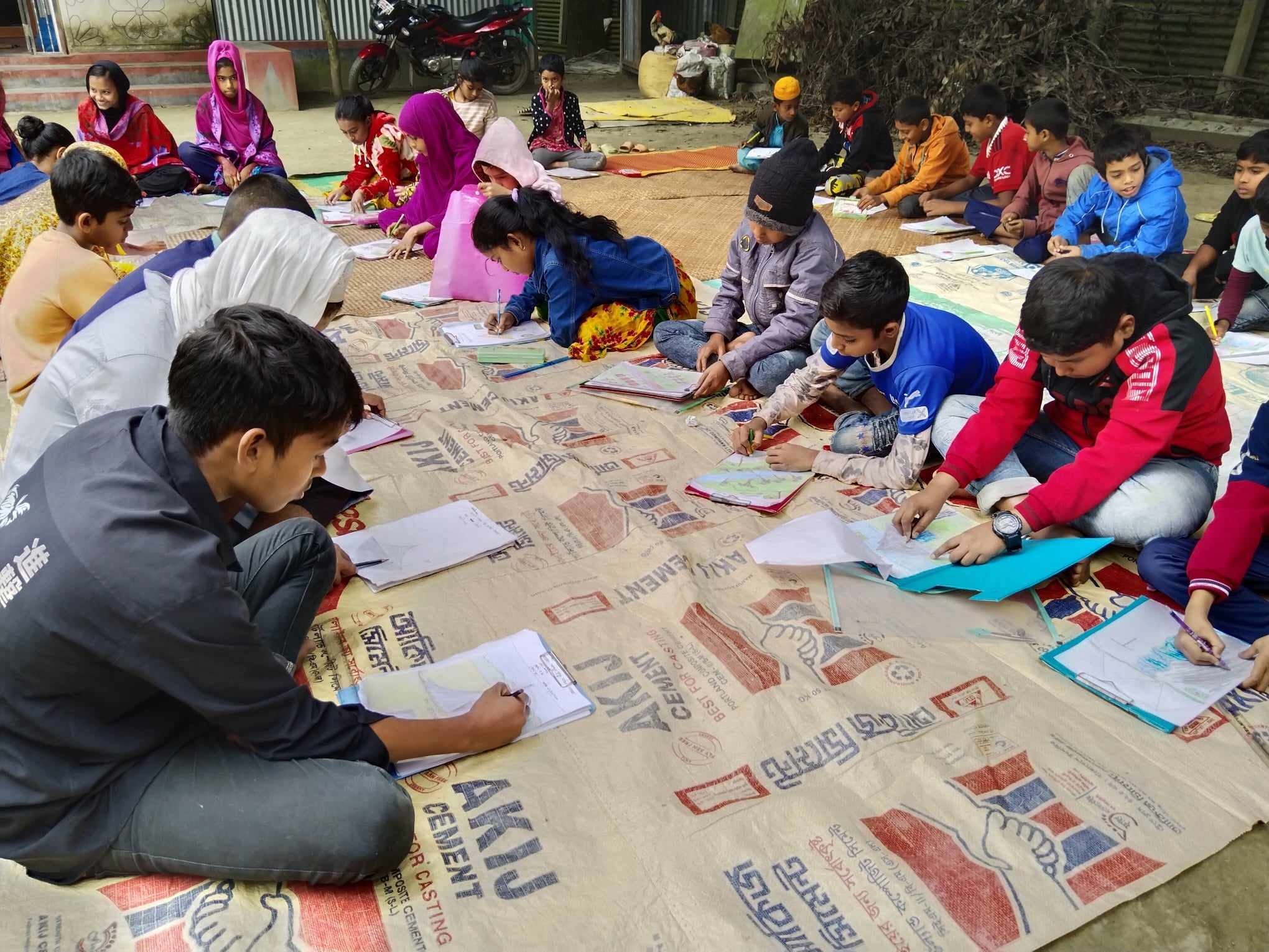 টাঙ্গাইল হানাদারমুক্ত দিবসে বাতিঘর আদর্শ পাঠাগারের চিত্রাঙ্কন প্রতিযোগিতা