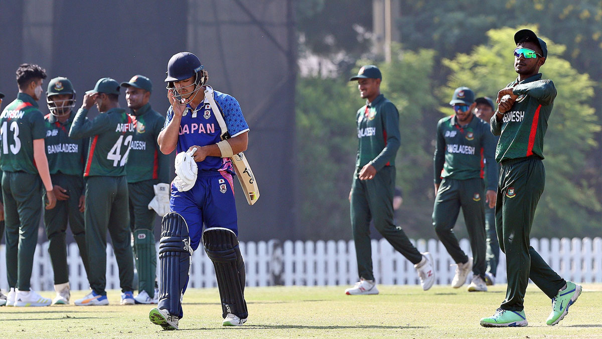 ২৩২ বল হাতে রেখে দাপুটে জয়, শীর্ষে বাংলাদেশ