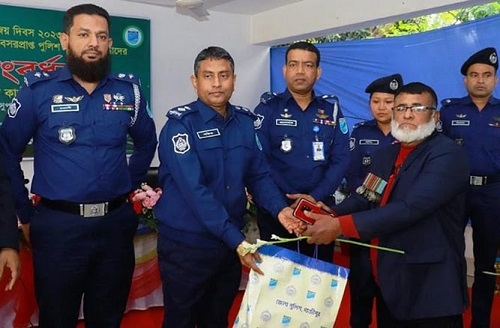 গাজীপুরে অবসরপ্রাপ্ত বীরমুক্তিযোদ্ধা পুলিশ সদস্যদের সংবর্ধনা