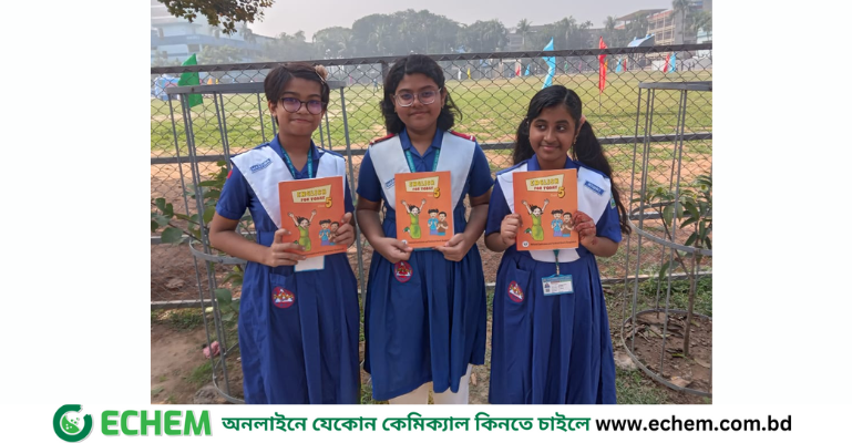 নতুন বইয়ের ঘ্রাণে মাতোয়ারা ক্ষুদে শিক্ষার্থীরা