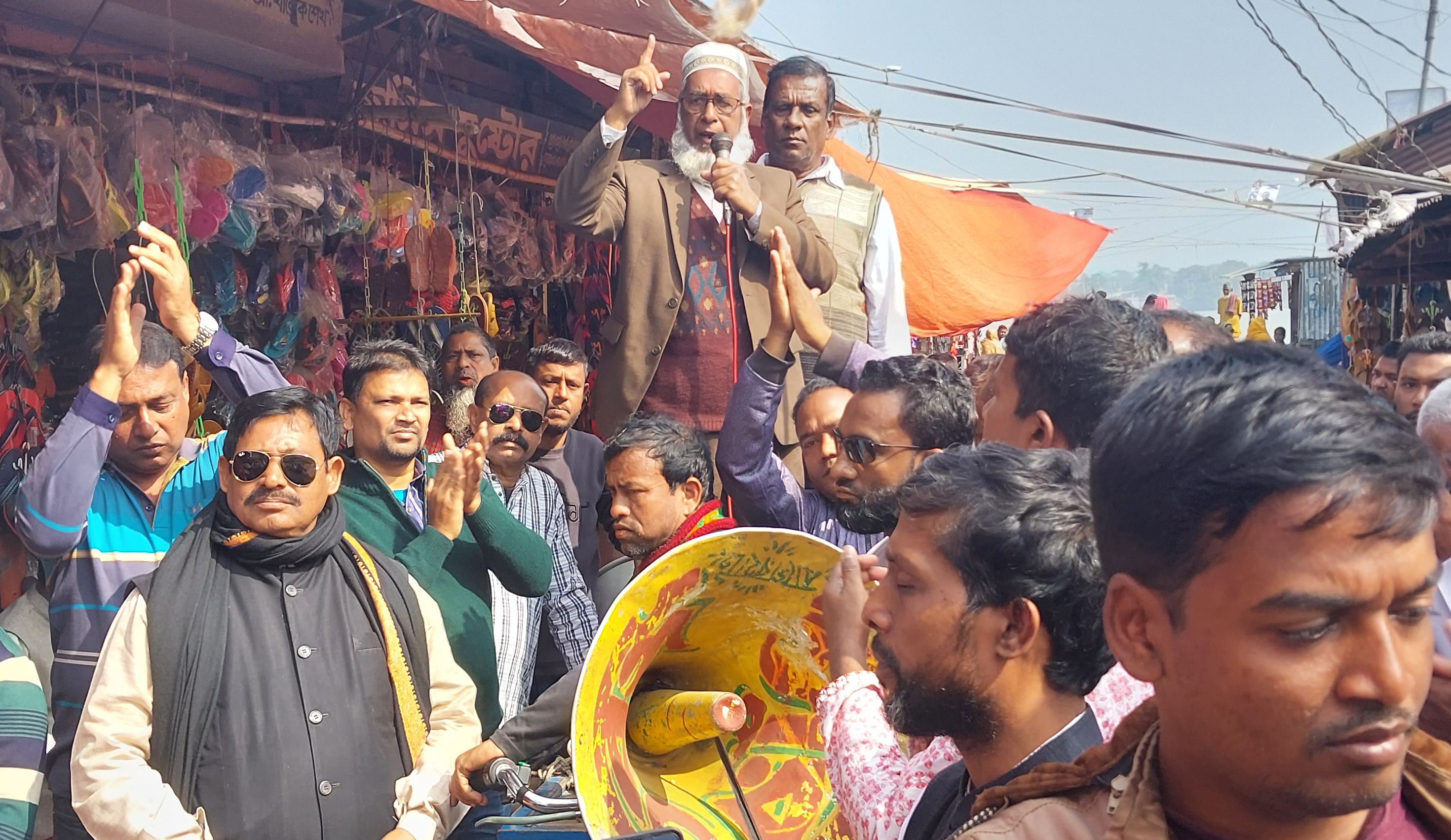মোরেলগঞ্জে স্বদেশ প্রত্যাবর্তন দিবসে আওয়ামী লীগের র‌্যালি