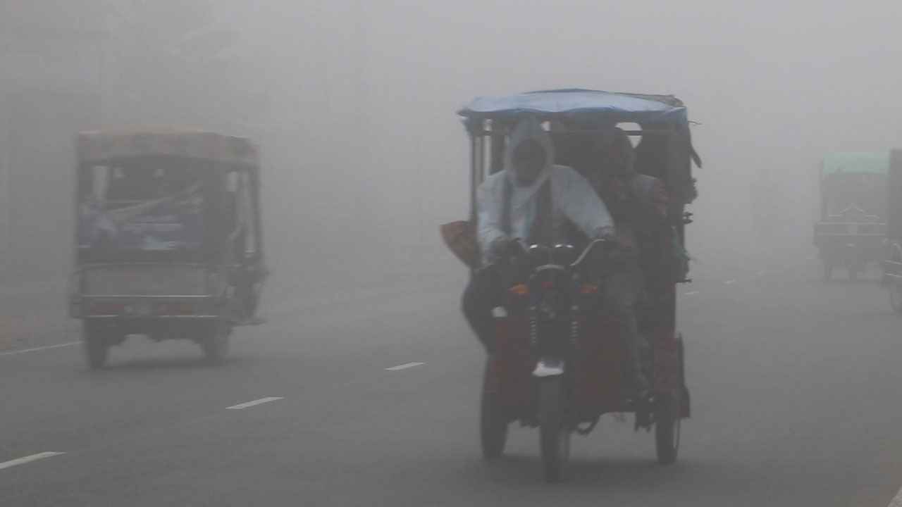 তাপমাত্রা নামল ৯.৩ ডিগ্রিতে, কনকনে ঠান্ডায় নাকাল জনজীবন