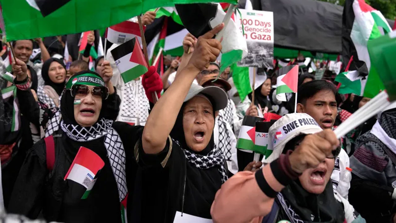 শততম দিনের দ্বারপ্রান্তে গাজা যুদ্ধ, বিশ্বজুড়ে বিক্ষোভ