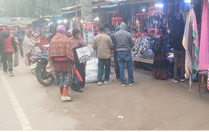 দিনাজপুরে হাড় কাঁপানো শীতে জনজীবন স্থবির