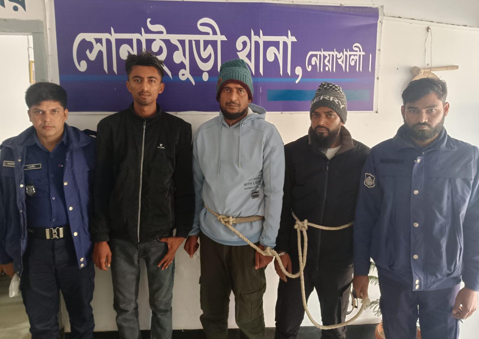 নিজ বাড়িতে যুবলীগ কর্মীকে গুলি করে হত্যা, গ্রেপ্তার ৩