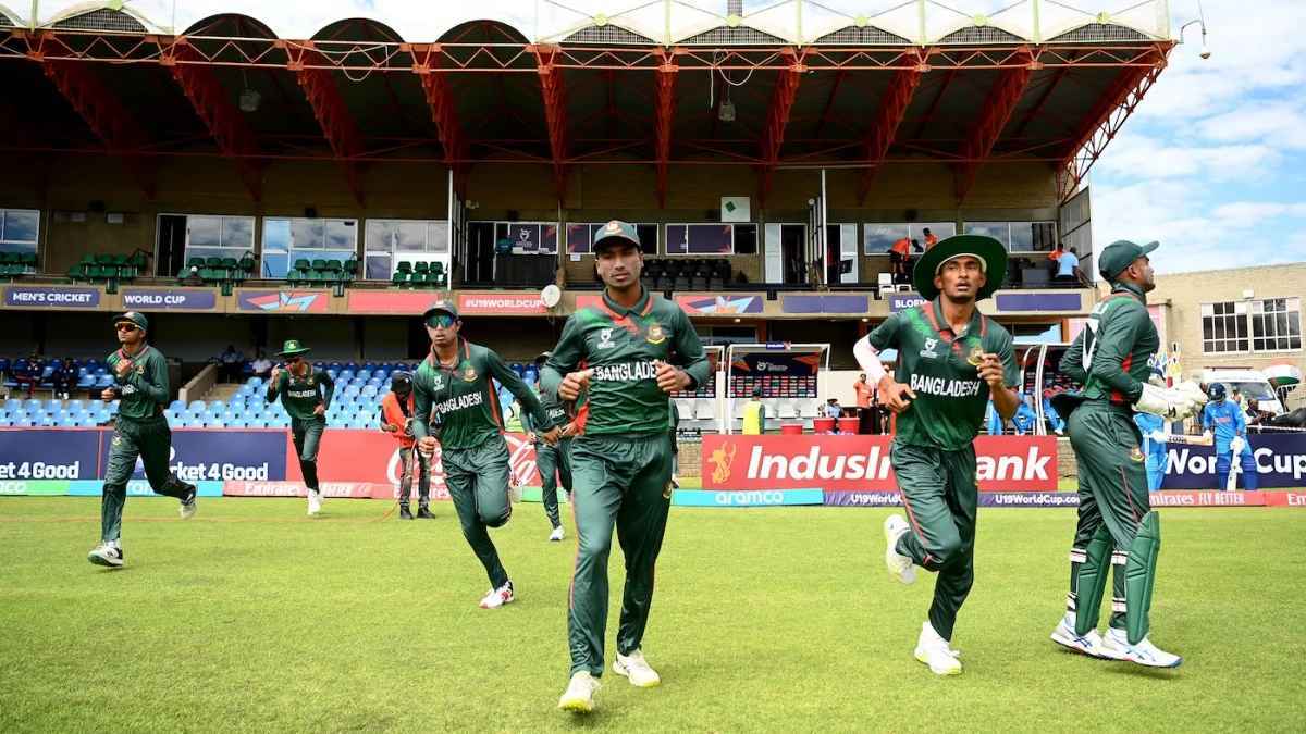 বিশ্বকাপে টিকে থাকার লড়াইয়ে বোলিংয়ে বাংলাদেশ