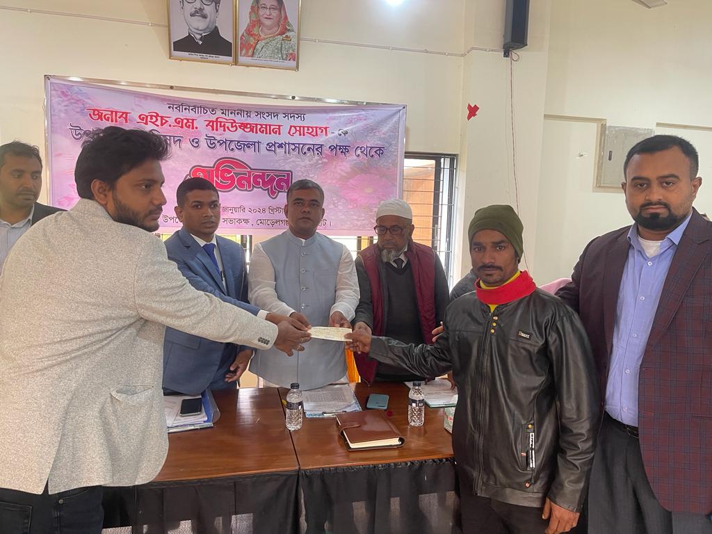 মোরেলগঞ্জে পানিতে ডুবে মারা যাওয়া শিশুর পরিবারকে আর্থিক সহায়তা