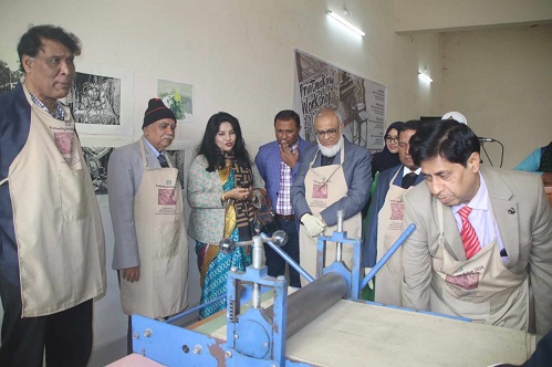 ইবিতে শুরু হলো ৬ দিনব্যাপী প্রিন্টমেকিং কর্মশালা