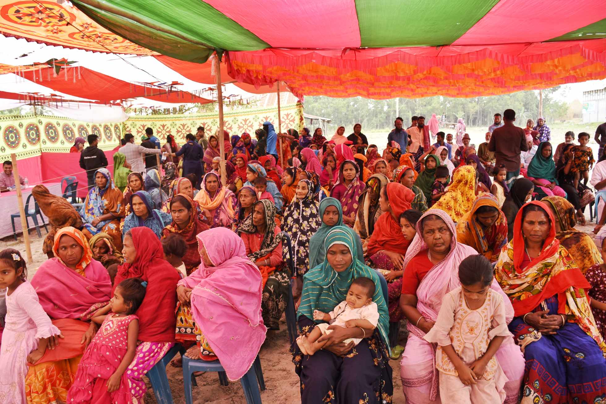 হেল্পিং হ্যান্ডস অব শরীয়তপুরের ফ্রি মেডিকেল ক্যাম্প অনুষ্টিত