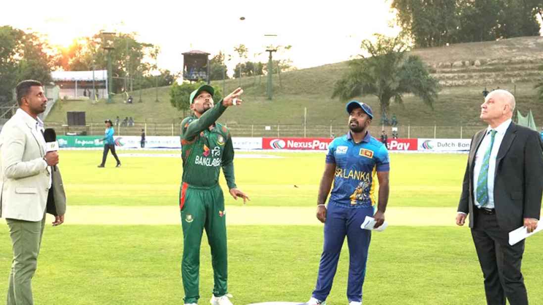 প্রথম টি-টোয়েন্টি: ফিল্ডিংয়ে বাংলাদেশ, দলে জাকের