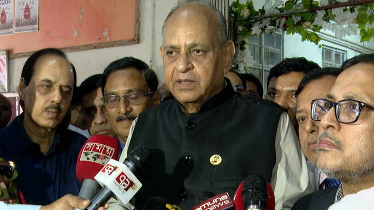 অবৈধ চিকিৎসা বন্ধে স্থানীয় প্রশাসনকে ভূমিকা নিতে হবে: স্বাস্থ্যমন্ত্রী