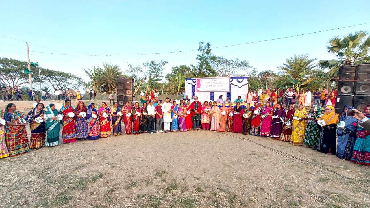 নারী দিবসে সংবর্ধনা পেলো বাণীশান্তার দুই শতাধিক সংগ্রামী কৃষাণী