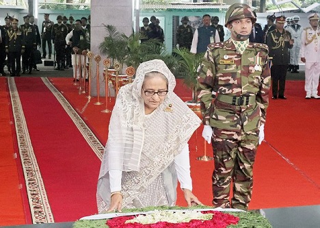 বঙ্গবন্ধুর জন্মদিনে প্রধানমন্ত্রীর শ্রদ্ধা