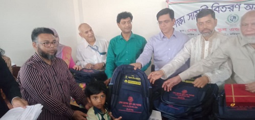 ফরিদপুরে শেখ রাসেল স্কুল এন্ড কলেজে শিক্ষার্থীদের মাঝে শিক্ষা সামগ্রী বিতরণ