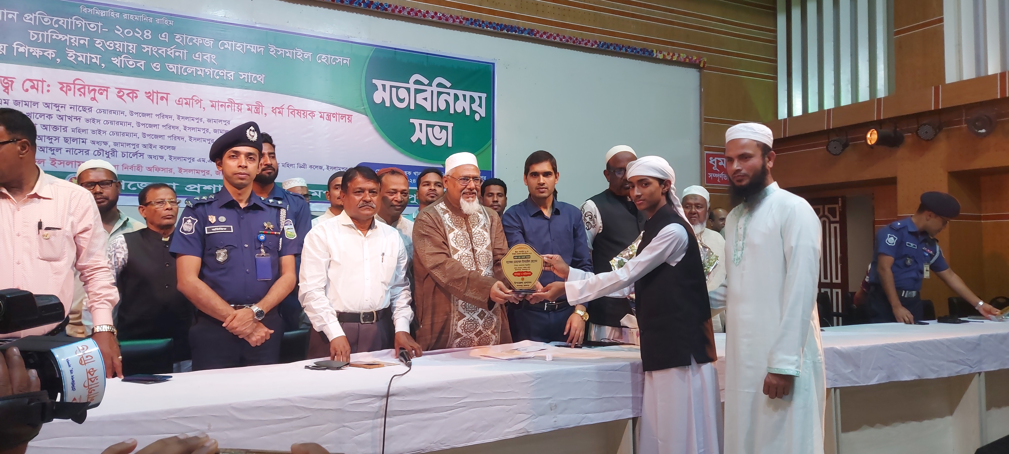 কোরআনের হাফেজদের মাধ্যমে মুসলিম বিশ্বে বাংলাদেশের ভাবমূর্তি উজ্জ্বল হচ্ছে: ধর্মমন্ত্রী