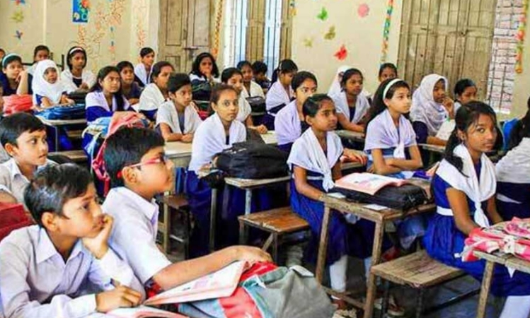 আগামী বছর থেকে শনিবারও স্কুল খোলা রাখার ইঙ্গিত শিক্ষামন্ত্রীর