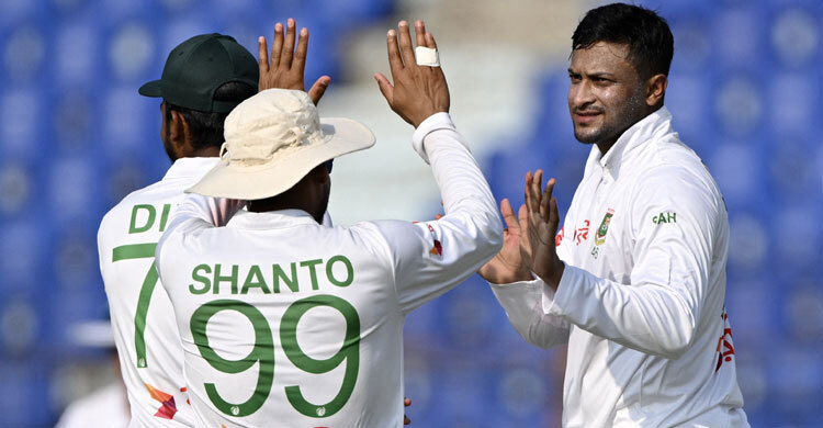 চট্টগ্রাম টেস্ট: প্রথম দিনে এগিয়ে শ্রীলঙ্কা