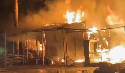 নোয়াখালীতে বৈদ্যুতিক শট সার্কিট থেকে আগুন, ৭ দোকান পুড়ে ছাই